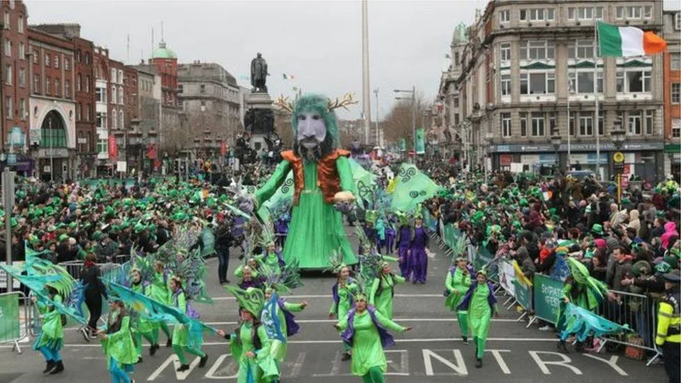travel to Ireland | St. Patrick's Day holidat flight hotel deals trip booking world calendar