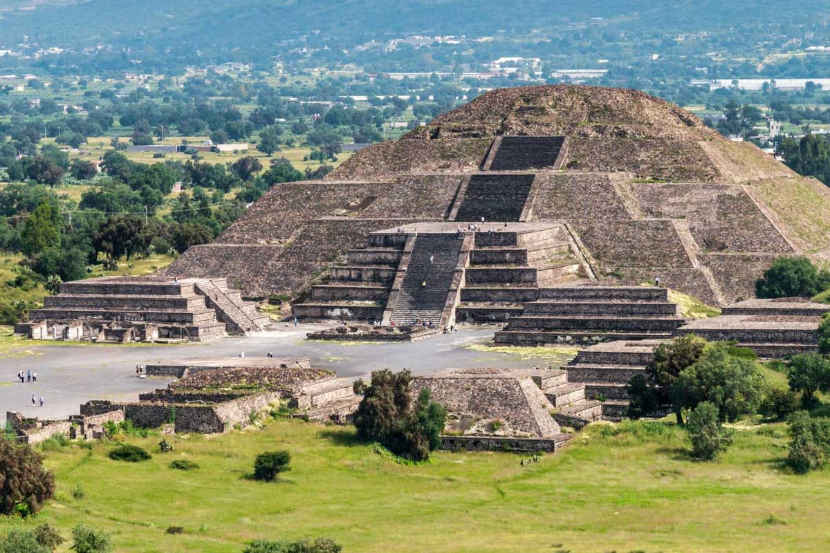 Teotihuacan Things-to-do-in-Mexico travel-calendar-ideas-booking-hotel-flight-deals