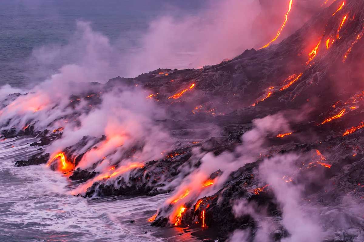 volcanoes-national-park-hawaii-Things-to-do-in-Hawaii-travel-calendar-ideas-booking-hotel-flight-deals